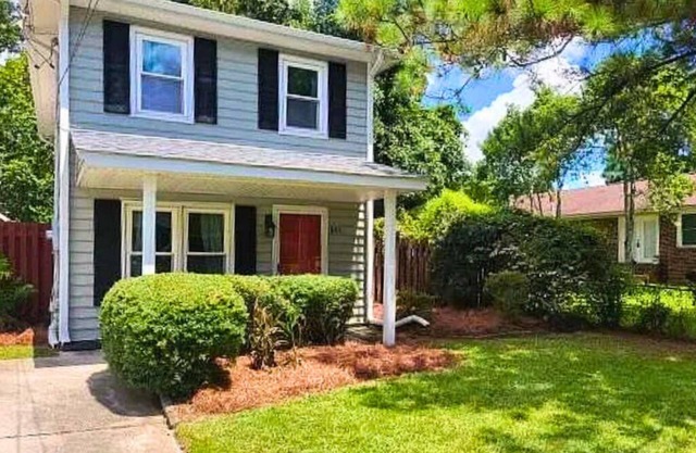 Warm, Bright & Cozy 4BR House w/Musician's Charm