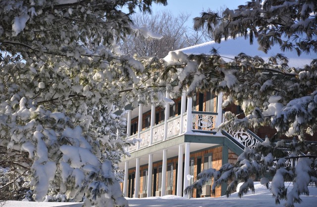 Warm Weather Stays Are Booking Now at The Legend Inn at Shanty Creek!