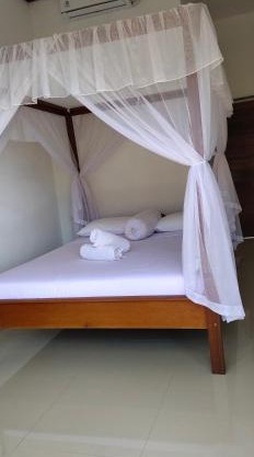 Warung Jemeluk & Home Stay
