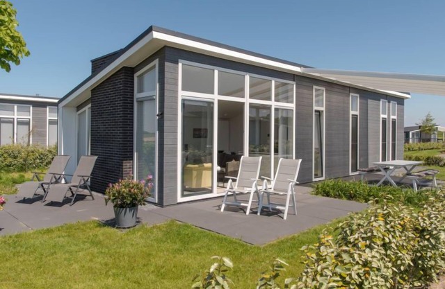 Water Resort Oosterschelde - nr. 47A by Interhome