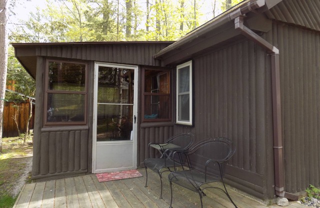 Waterfront Bellaire Style Cabins 20 Min from Downtown Traverse City - Cabin #2