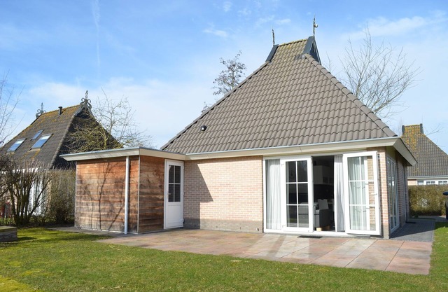 Waterfront bungalow with private jetty