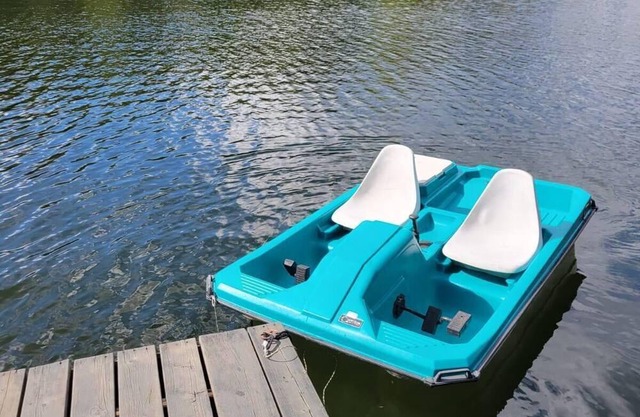 Waterfront 2BR + 1 Bath Chalet Le 137