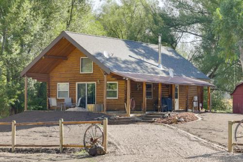 Waterfront Cabin with Bighorn Mountain Views!