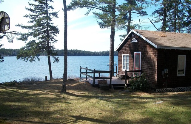 Waterfront Cottage near Bath Maine