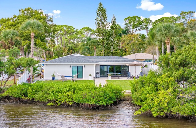 Waterfront/Dolphins/Luxury Design/HOT TUB