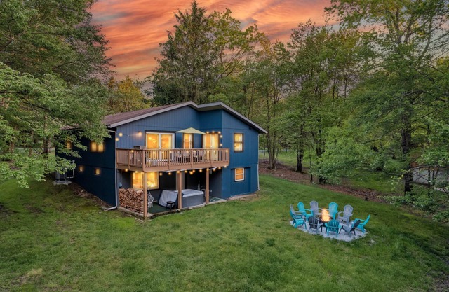 Waterfront Family Escape w/Hot Tub and Game Room