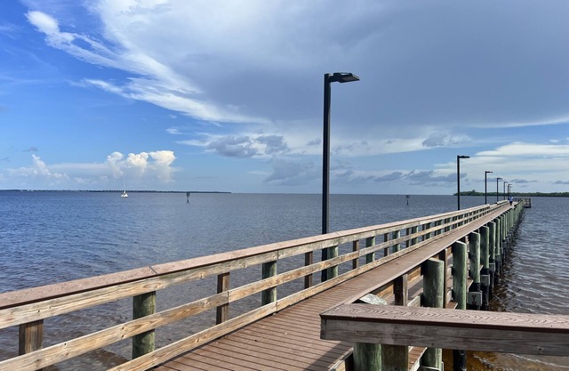 Waterfront Family Getaway/Work Retreat with Pool and Dock - Relaxing and Quiet!