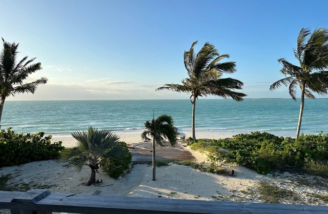 Waterfront Home - Deep Water Dockage-Private Beach