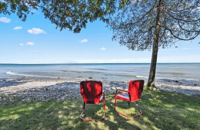 Waterfront home- New Construction, Beautifully decorated!