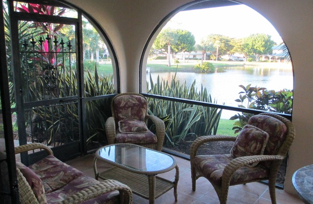 Waterfront Home, 3 km to the beach - sea resort "Barefoot Beach"