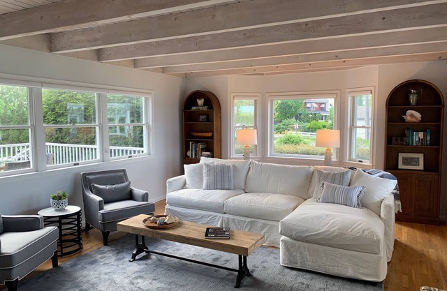 Waterfront house on steerling harbor, views from every room.