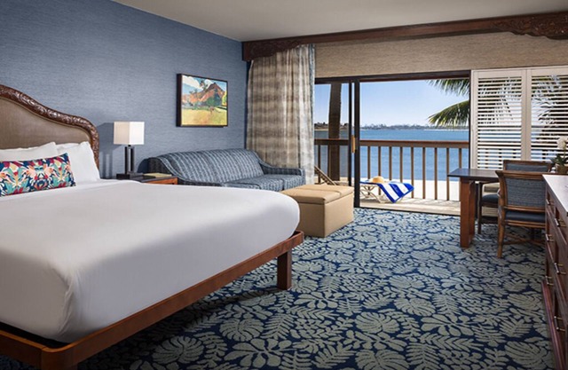 Waterfront King Suite Retreat | Catamaran Hotel & Spa