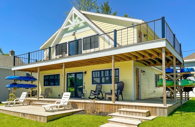 Waterfront Lake House, Close to Casino, 1st Floor