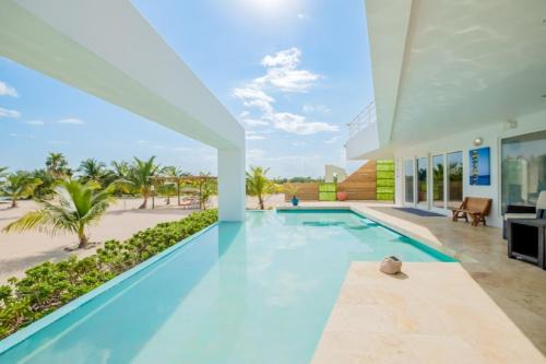 Waterfront Luxury Villa - 2 Private Pools, Own Boat & Captain, Free Shuttle