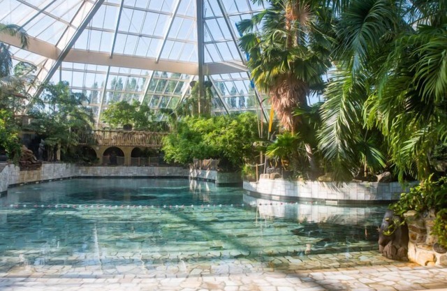 Waterfrontsuite VIP by Interhome