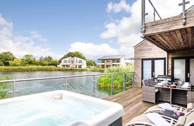 Waters Edge 04, Waterside Lodge (P)