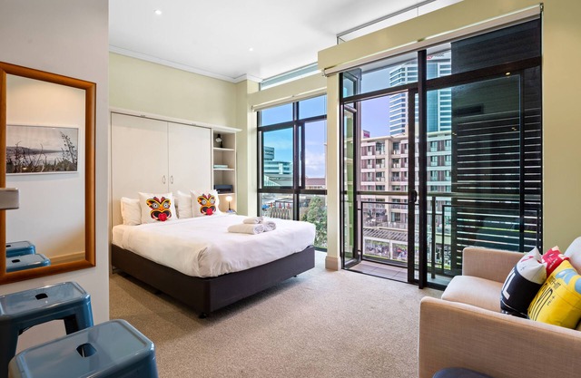 Waterside Studio Apt | Viaduct Views | Balcony