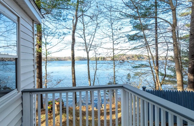 Waterview Cottage in Kittery Point