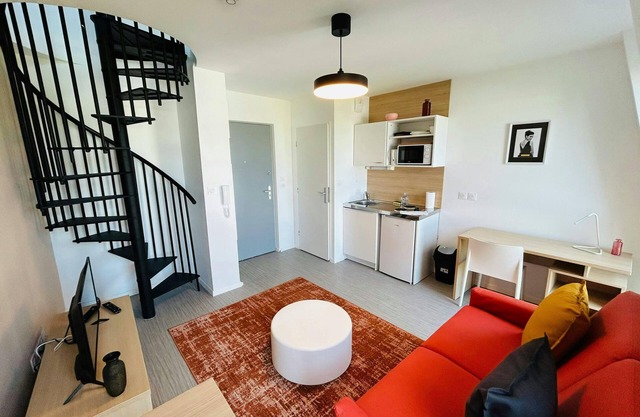 We Live In R - Duplex 501