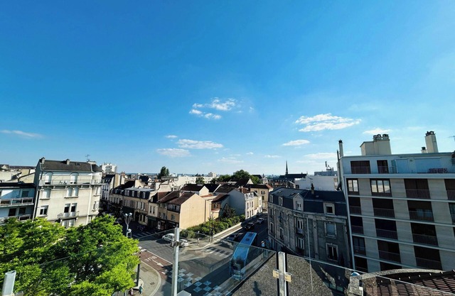 We Live In R - Duplex 504