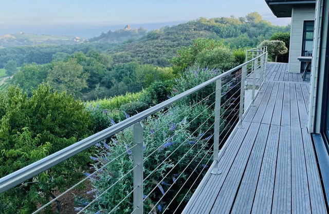Welcome to Coteaux Blancs - Splendid villa for 10 in the heart of a vineyard