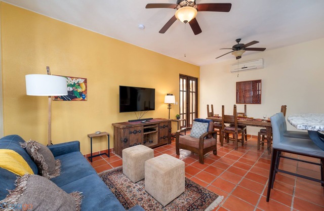 Welcome to Casa Libélula, a peaceful and charming 2-bedroom home located in the heart of the scenic