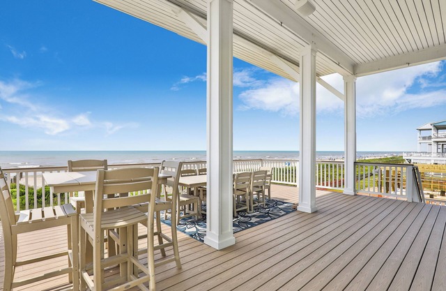Welcome to Gulf Dream! Nestled in the adorable Beachside Village