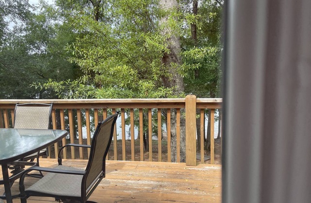 Welcome to our Lakefront home! Not far from Clemson. Sleeps 8 on main level.