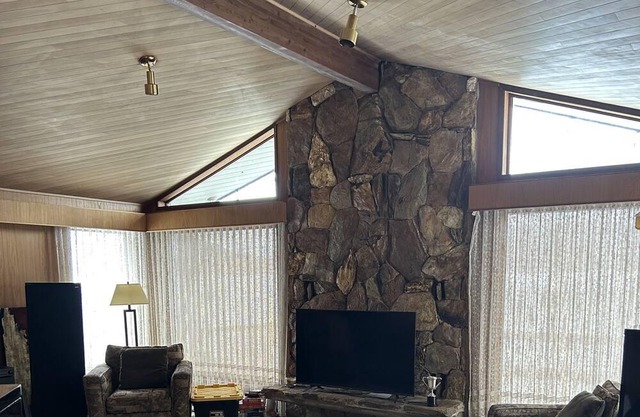 Welcome to Summer Camp! Escape to the shores of beautiful Shuswap Lake.