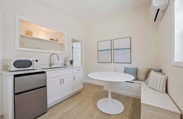 Welcome to The Drift – Your Laid-Back Beach Escape in Cocoa Beach!