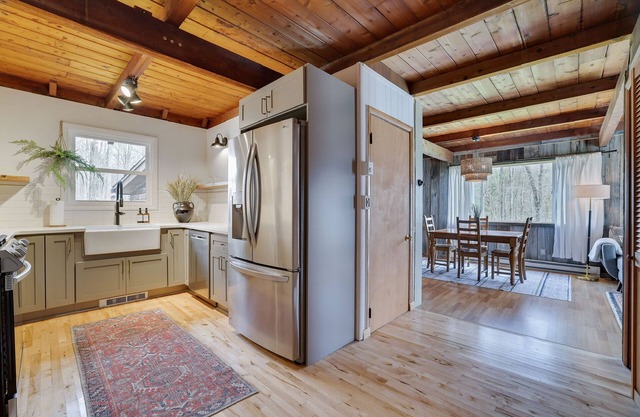 Welcome to the Hazelwood! The most family-friendly cabin in Greentown!