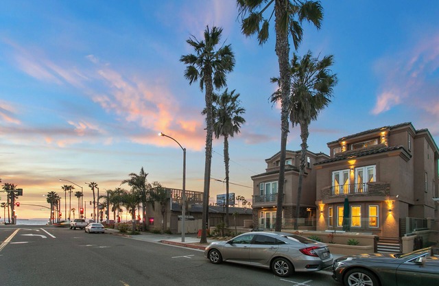 Welcome to the Extraordinary 6th on the Beach Beach-House in Huntington Beach