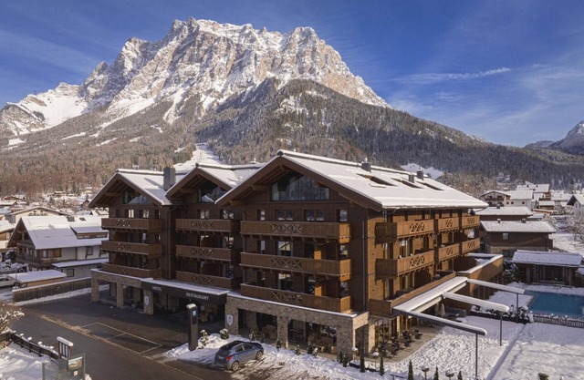 Welcoming chalet with balcony