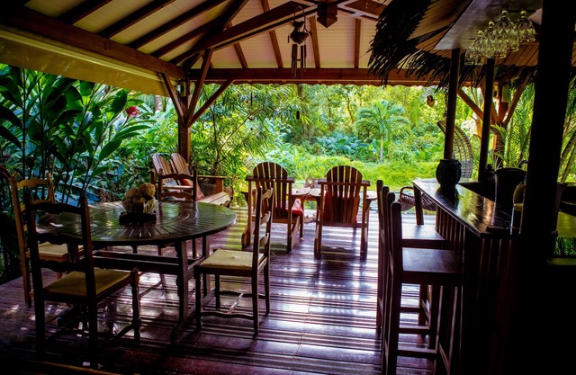 West Indies Cottage 10 min from the Cousteau reserve (La Trace du Contrebandier)