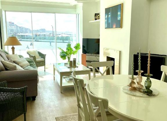 Westside Appartement met zicht op zee en het Rubensplein. Top Ligging!