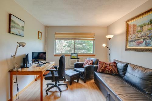 WFH-Friendly Waltham Condo 1 Mi to Riverwalk Park