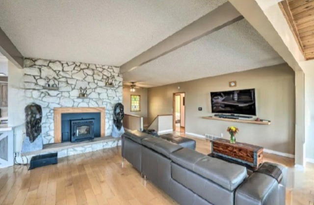 Whale Watching, Private Beach, Hot Tub and more! Coupeville 3/2