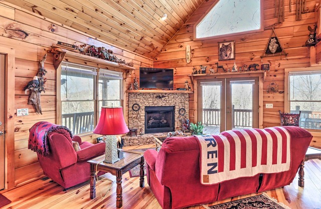 Wheelchair-Accessible Murphy Cabin w/Fire Pit!