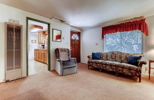 White Birch Cabin at Piety Hill Cottages