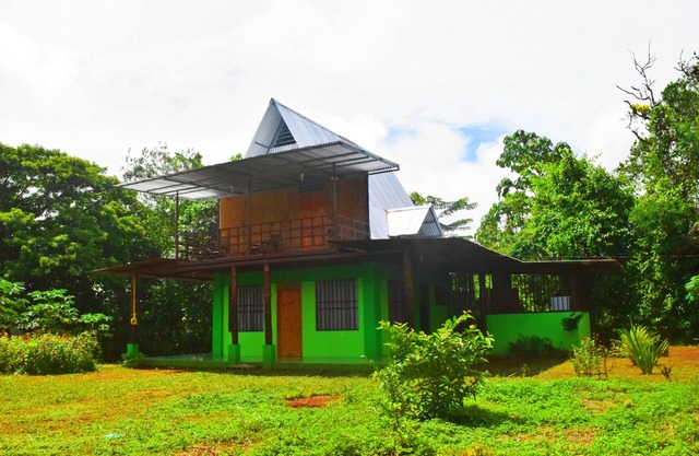 White Face Monkey House - Nature lovers