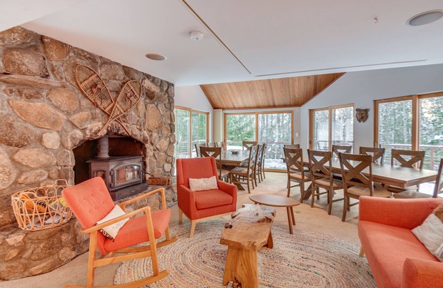 White Mountain Escape w/Separate In-Law Suite!