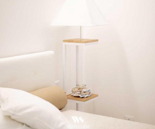 WHITE SOFIA - uno sguardo sul mare