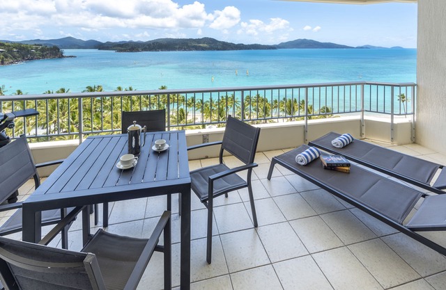 Whitsunday Apartment West 902
