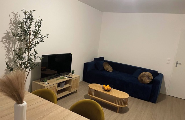 Whole house -Rosny sous bois, France