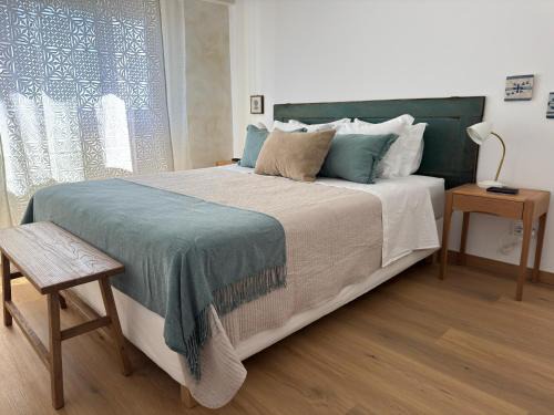 WHome Seaside Getaway Beachfront Apartment