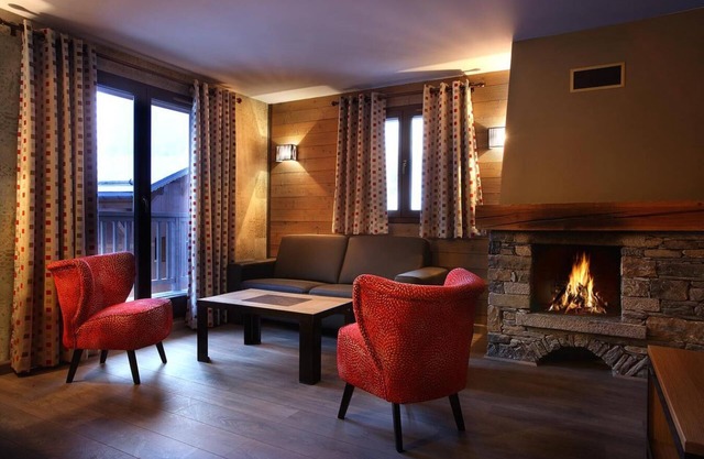 Wifi, 150m from ski slopes, fitness, swimming pool, sauna, hammam, balcony, tv, ski locker, 45m²