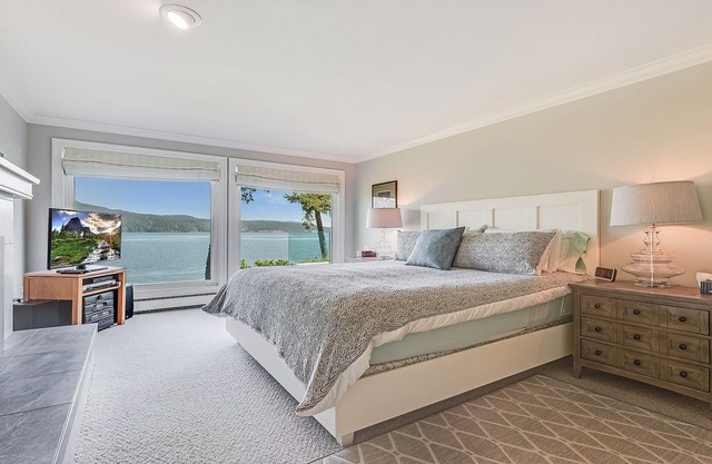 Wifi/Oceanfront/Private Beach/Acerage/Views
