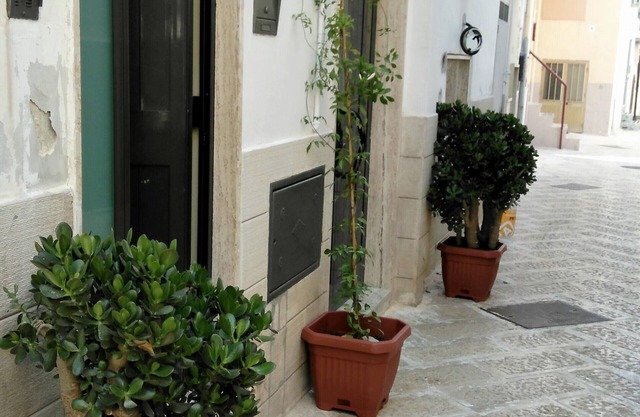 WiFi, single room with private bathroom, air conditioning and balcony of relevance