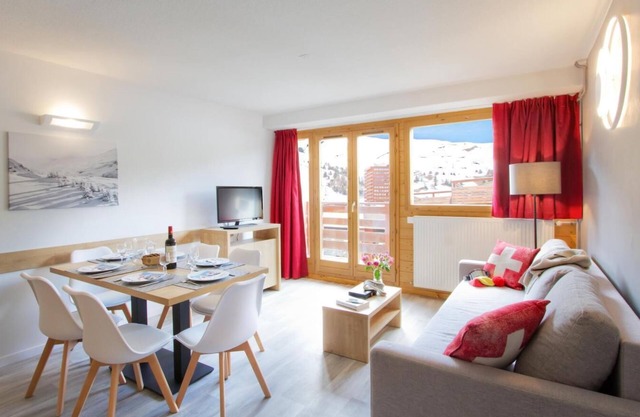 Wifi, ski-in/ski-out & foot of the slopes, fitness, tv, ski locker, 60m², La Plagne
